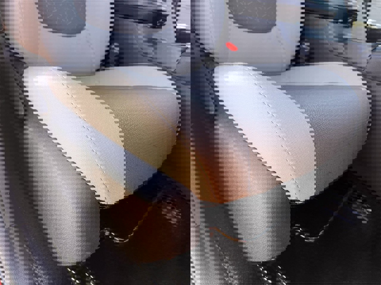 Used 2025 Toyota RAV4 XLE image 26