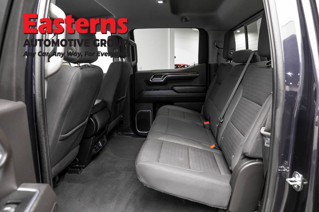 Used 2022 Chevrolet Silverado 1500 LT w/ Convenience Package II AWD/4WD image 22