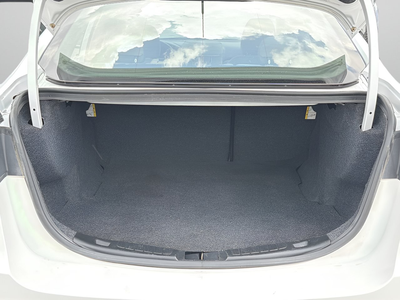 Used 2019 Ford Fusion S FWD image 8