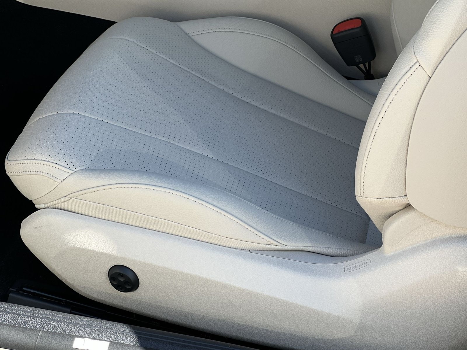 New 2026 Mercedes-Benz CLE 300 4MATIC Coupe image 19