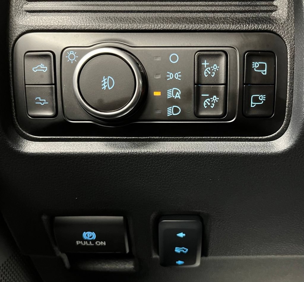 Used 2026 Ford F350 Platinum AWD/4WD image 32