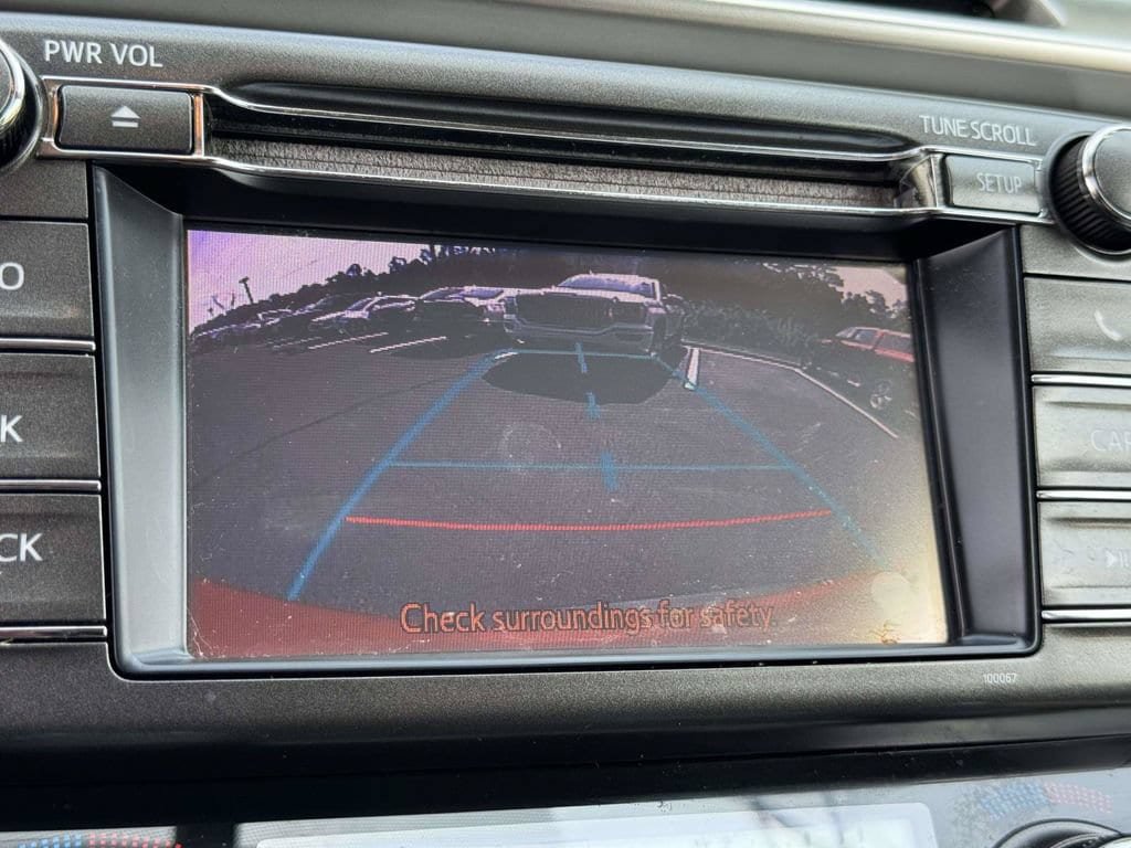 Used 2013 Toyota RAV4 XLE AWD/4WD image 5