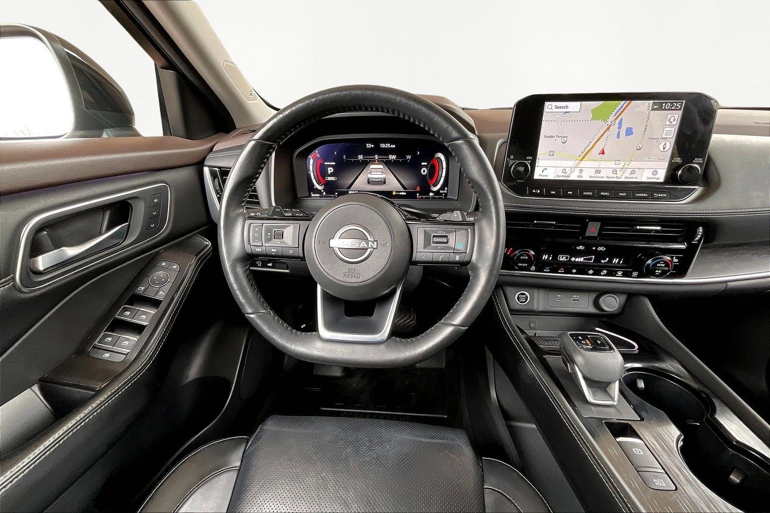 Used 2023 Nissan Rogue Platinum w/ Platinum Premium Package image 9