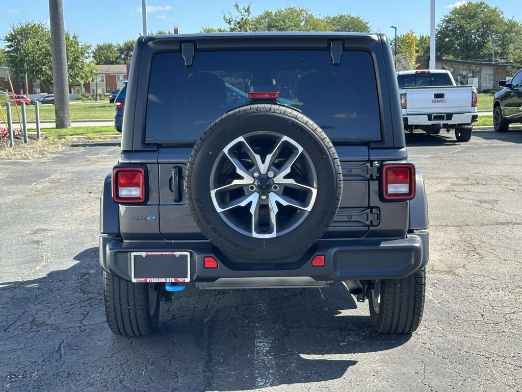 Used 2024 Jeep Wrangler Unlimited w/ Convenience Group AWD/4WD image 5