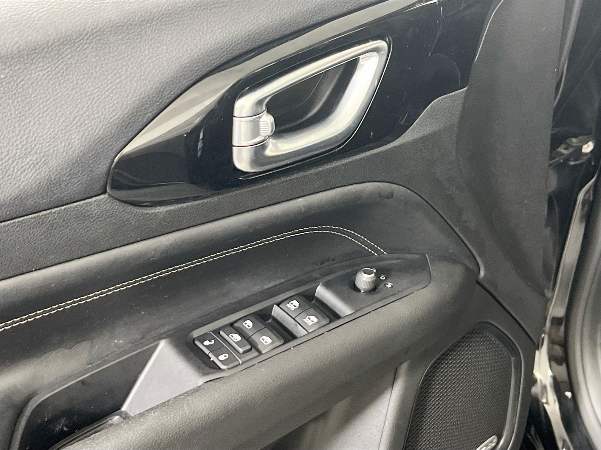 Used 2022 Jeep Compass High Altitude AWD/4WD image 18