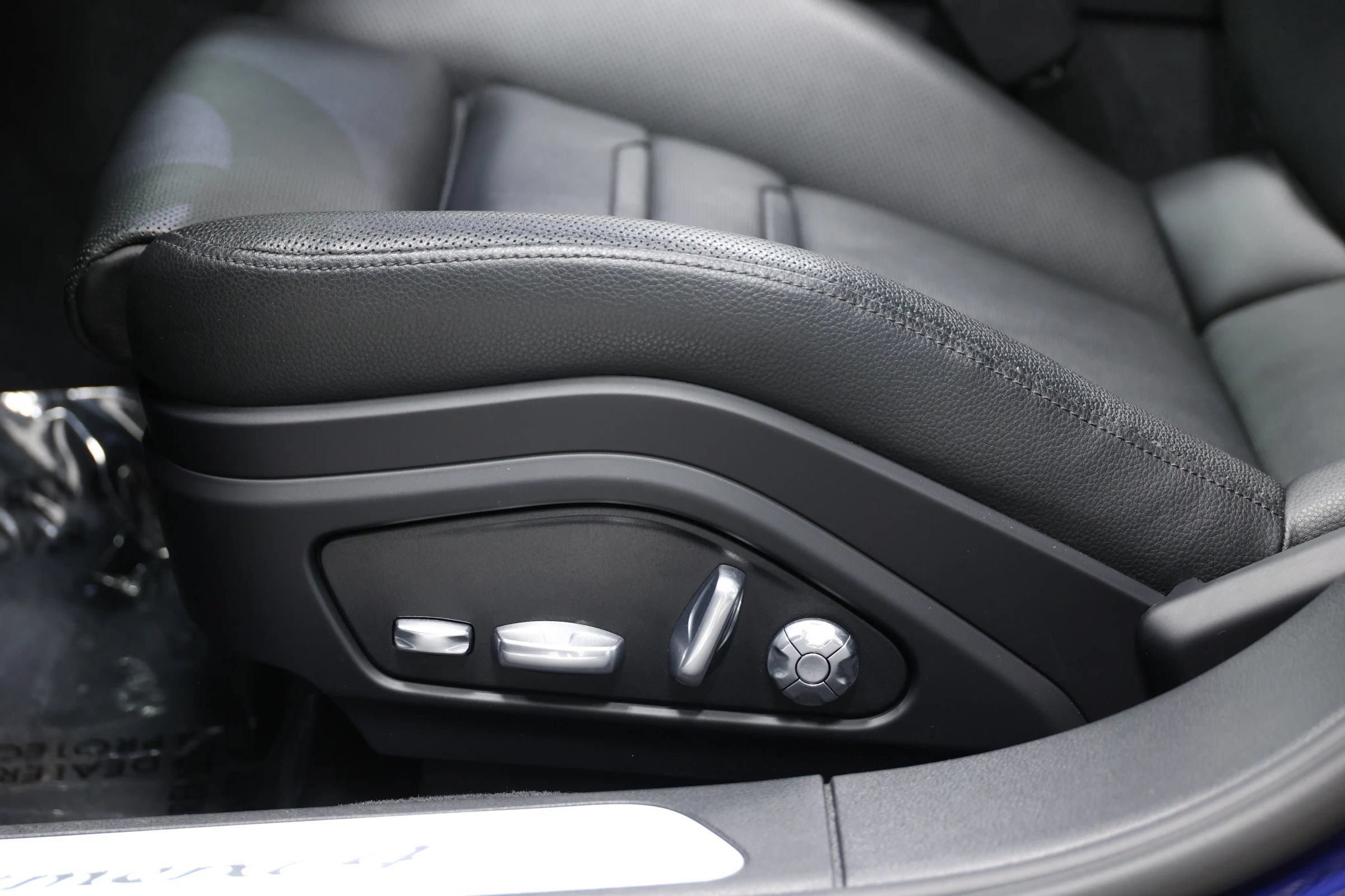 Used 2020 Porsche Panamera AWD/4WD image 16