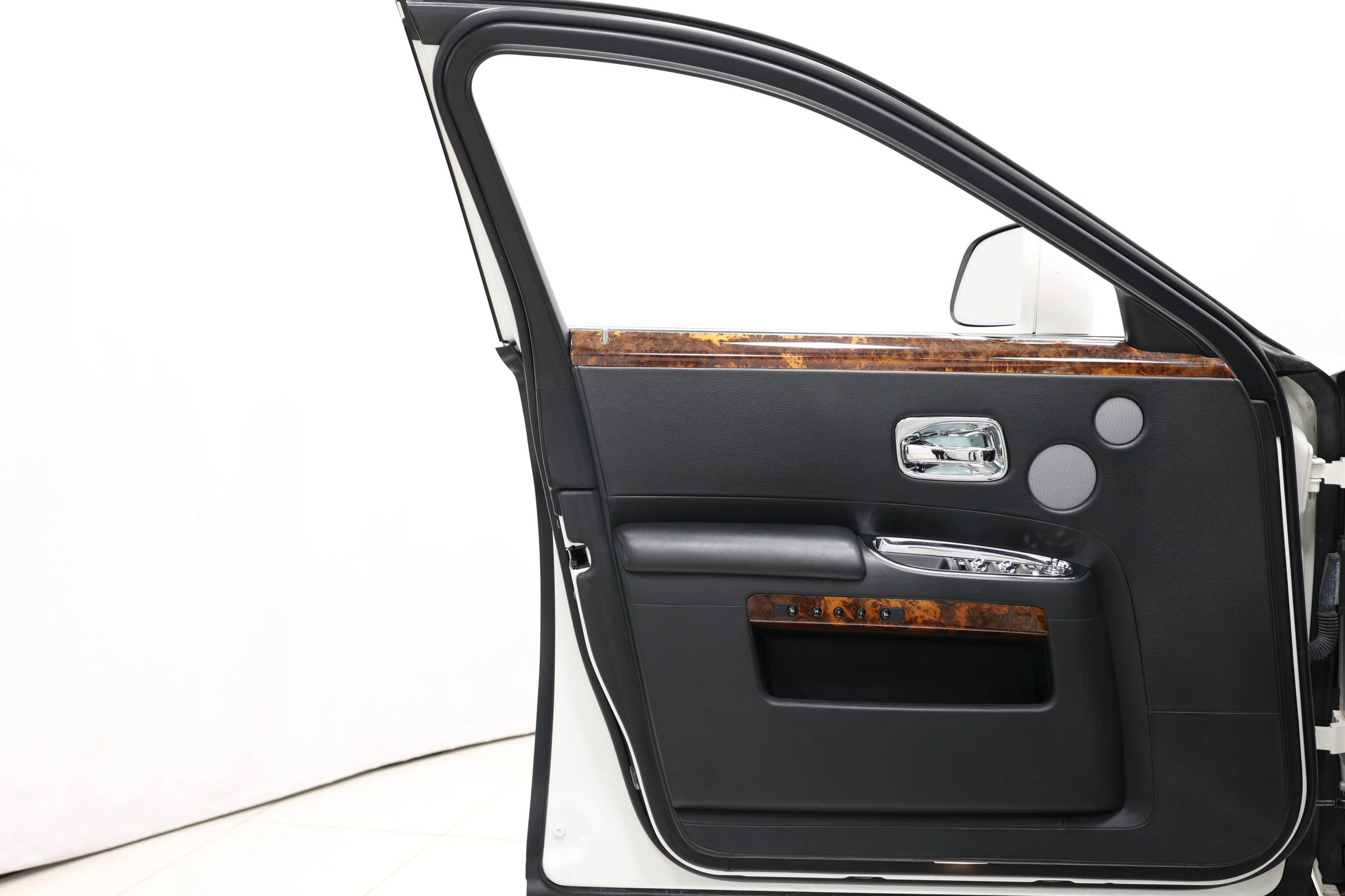 Used 2013 Rolls-Royce Ghost RWD image 10