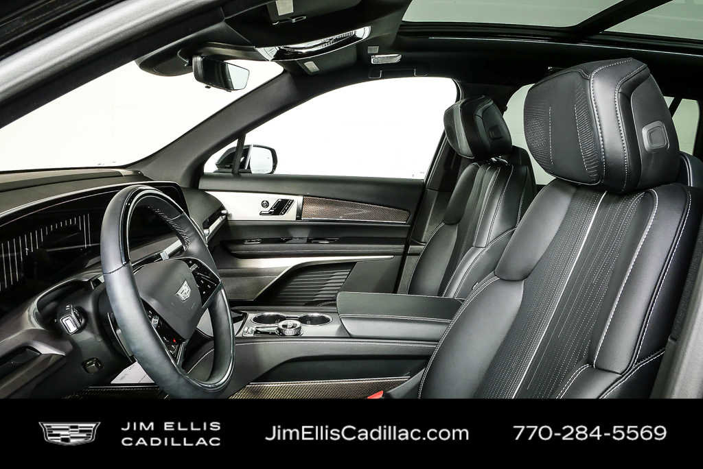 Certified 2026 Cadillac Vistiq Luxury AWD/4WD image 4