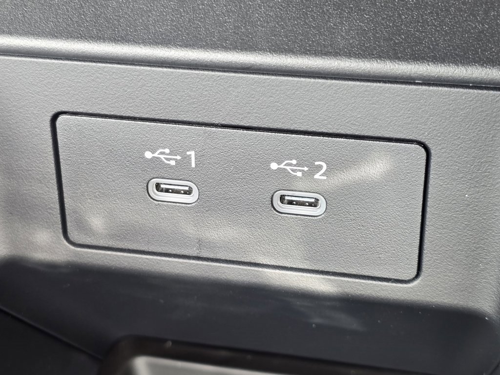 New 2025 Nissan Armada SL w/ Captain's Chari Seat Package image 6