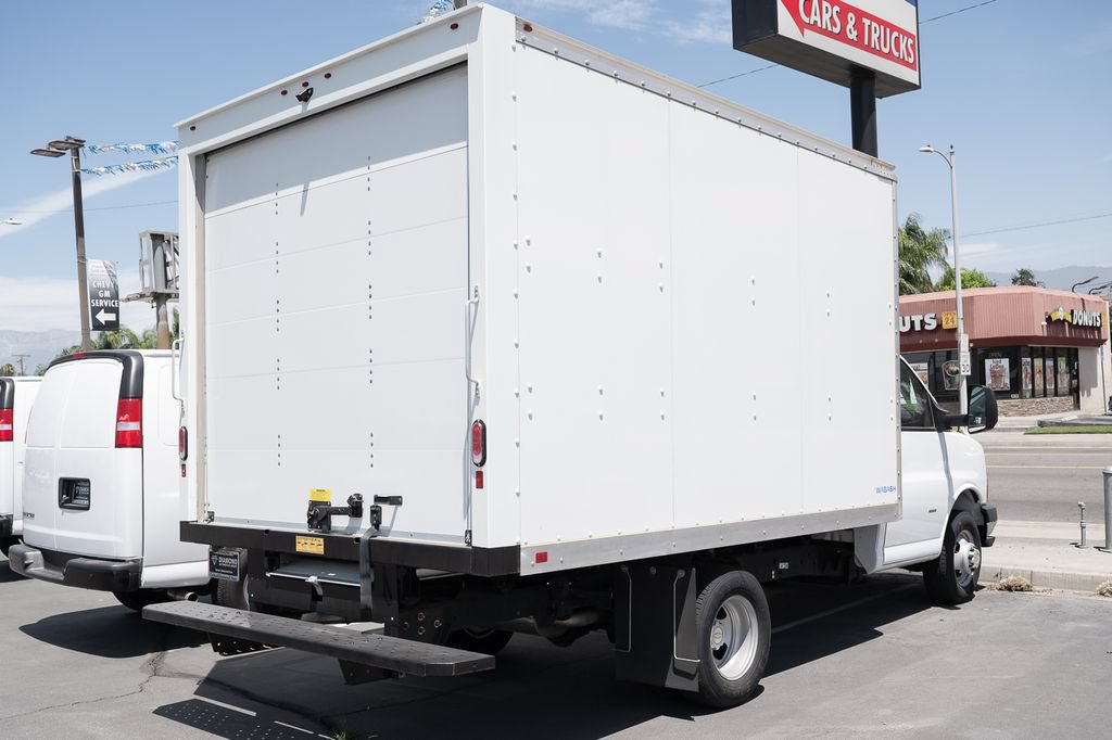 Used 2024 Chevrolet Express 3500 w/ Power Convenience Package RWD image 2
