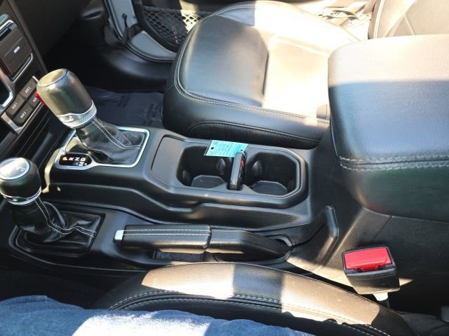 Used 2023 Jeep Wrangler Unlimited Sahara w/ Cold Weather Group image 31