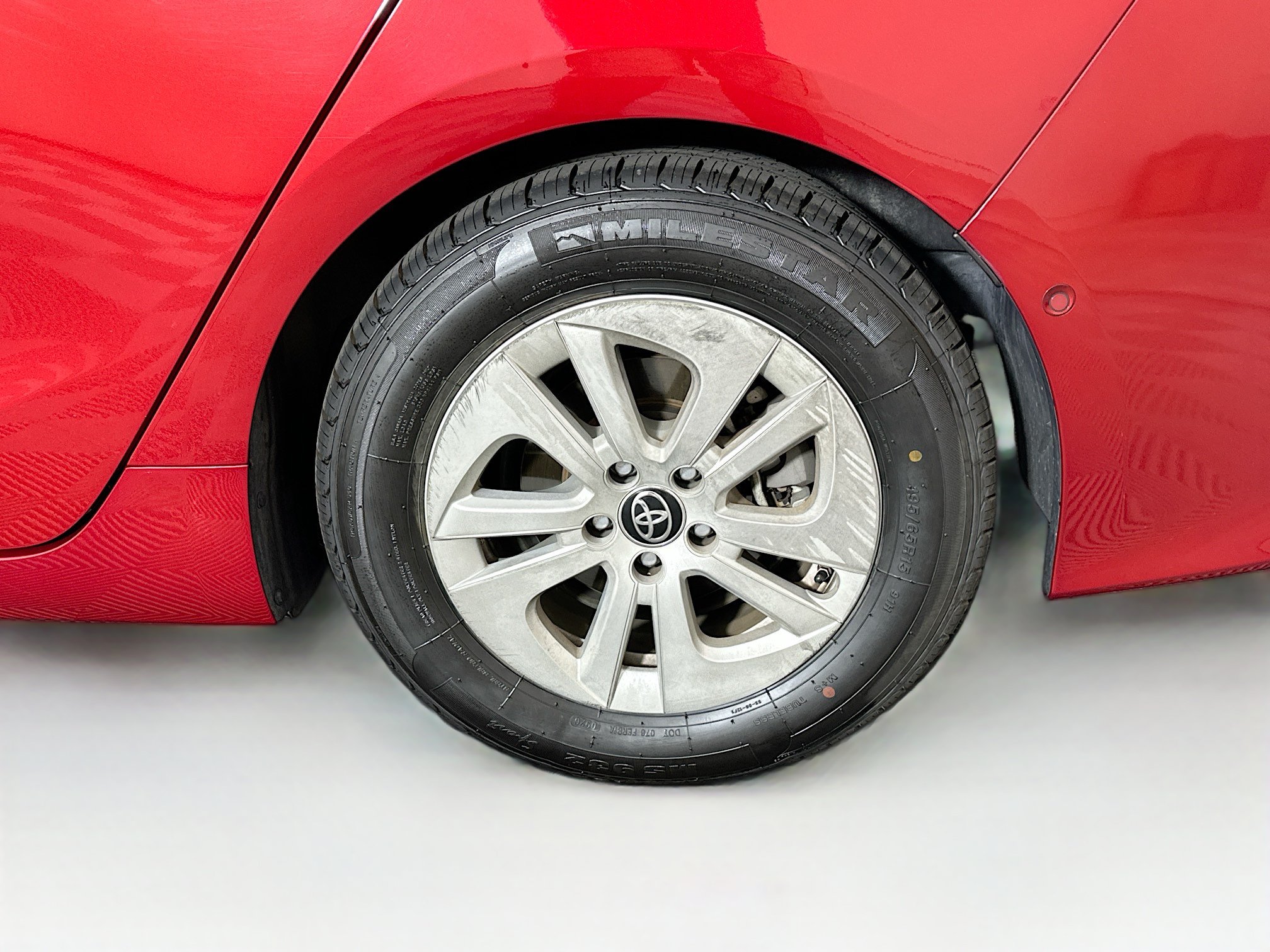 Used 2017 Toyota Prius Prime Advanced FWD image 11