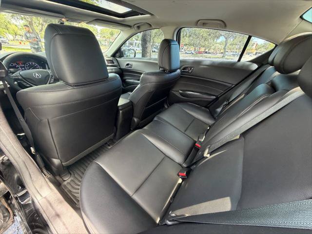 Used 2017 Acura ILX w/ AcuraWatch Plus Package FWD image 20