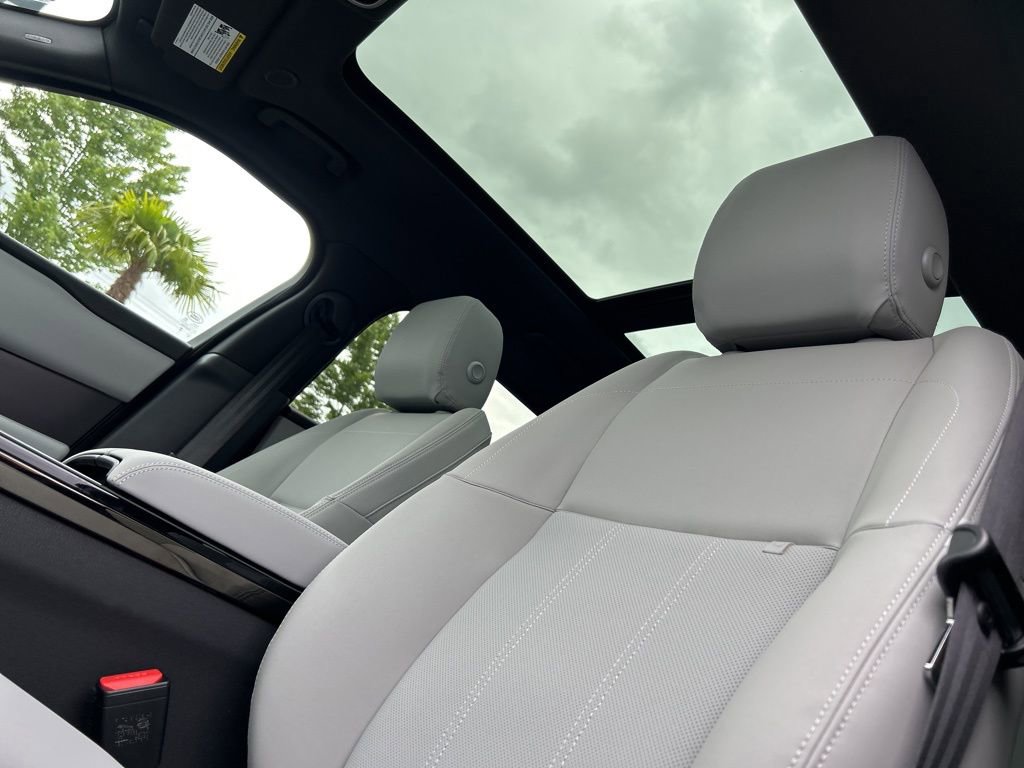 New 2026 Land Rover Range Rover Velar Dynamic SE image 14