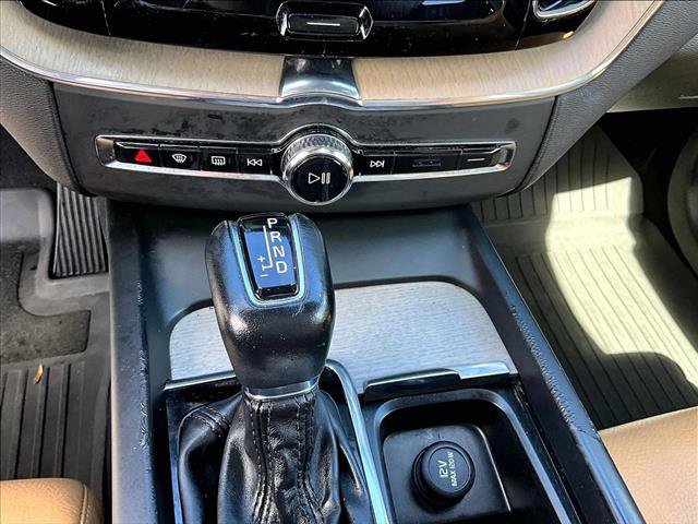 Used 2020 Volvo XC60 T5 Inscription w/ Protection Package Premier FWD image 24