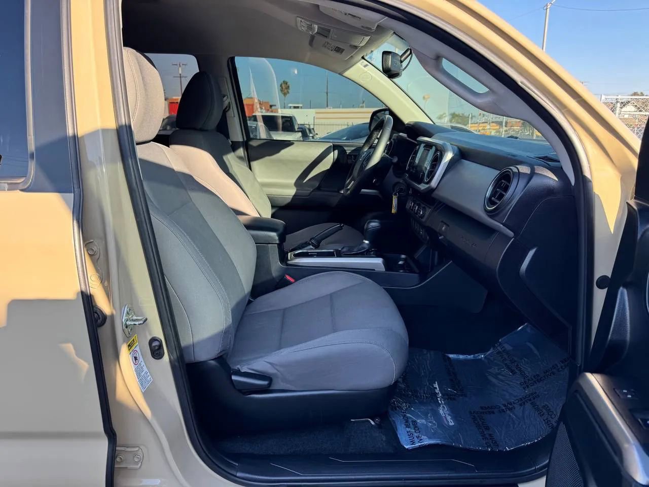 Used 2017 Toyota Tacoma SR5 image 22