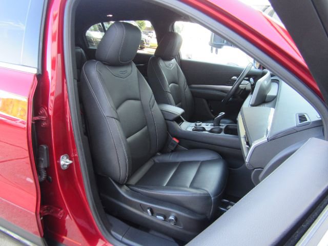 Used 2024 Cadillac XT4 Premium Luxury image 23