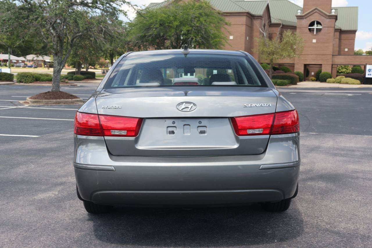 Used 2010 Hyundai Sonata GLS FWD image 4
