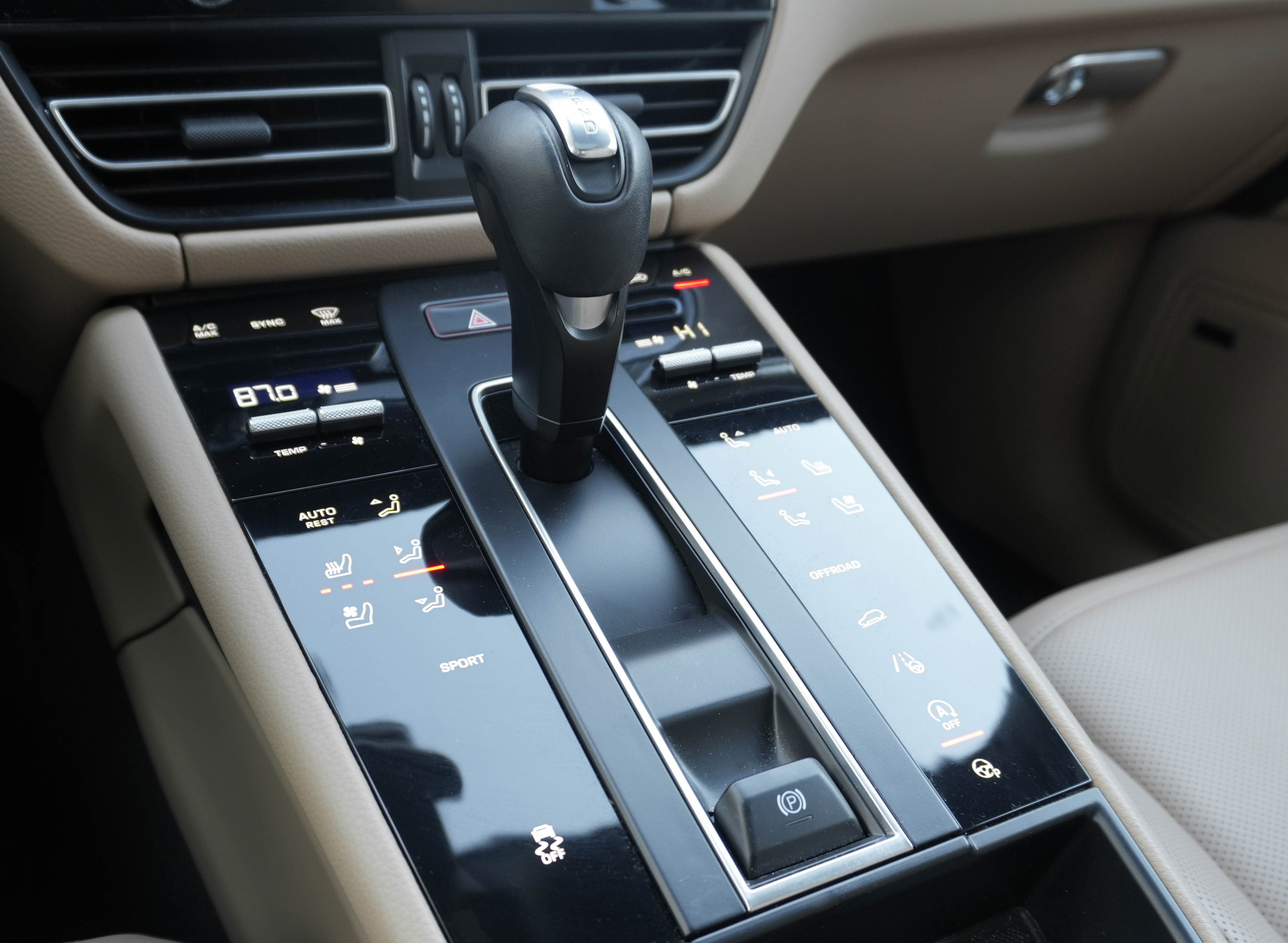 Used 2024 Porsche Macan image 29