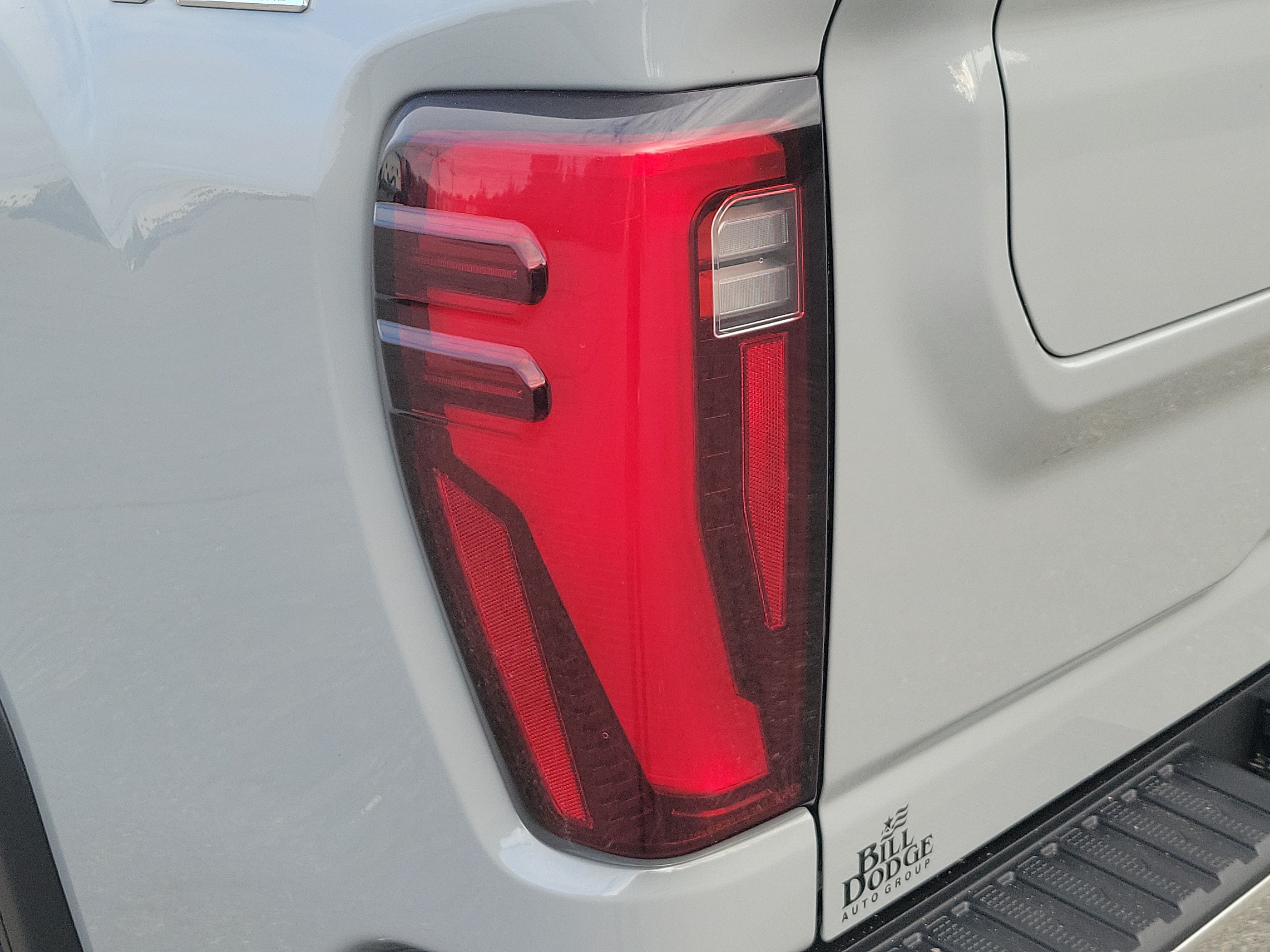 Used 2024 GMC Sierra 2500 SLT w/ SLT Premium Package AWD/4WD image 11