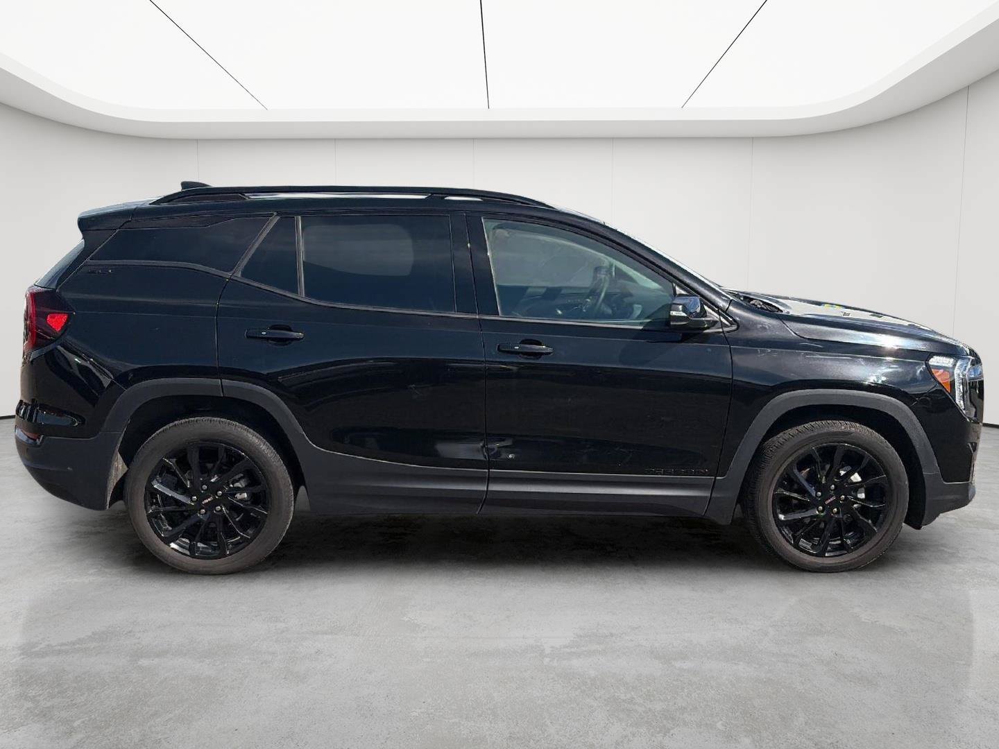 Certified 2024 GMC Terrain SLT w/ Elevation Edition AWD/4WD image 8