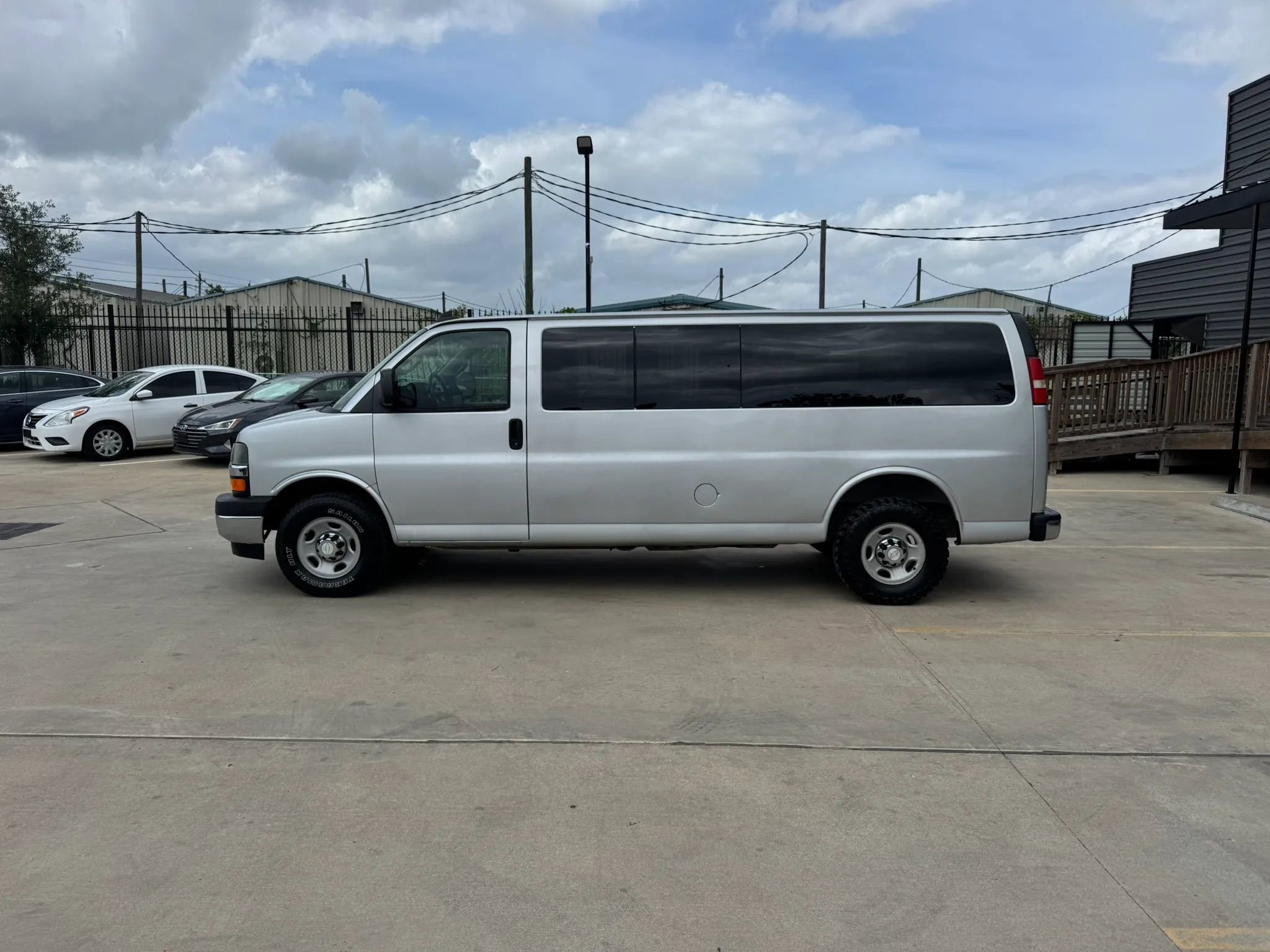 Used 2017 Chevrolet Express 3500 LT w/ LT Preferred Equipment Group image 3