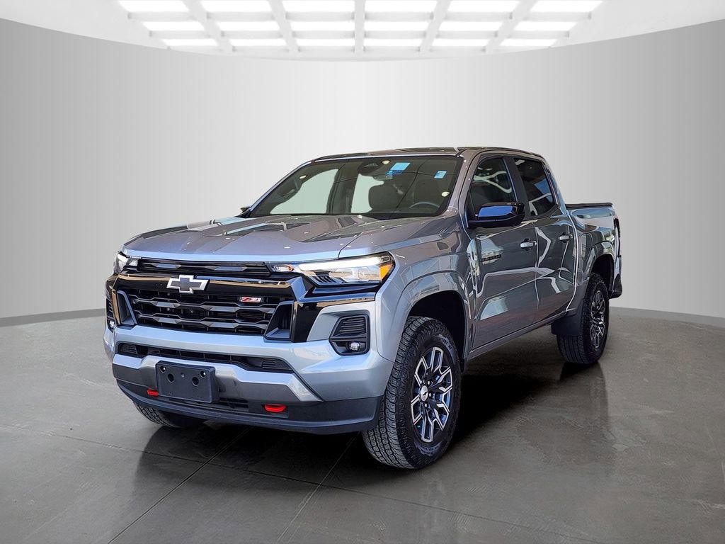 Used 2024 Chevrolet Colorado Z71 w/ Z71 Convenience Package 2 image 9