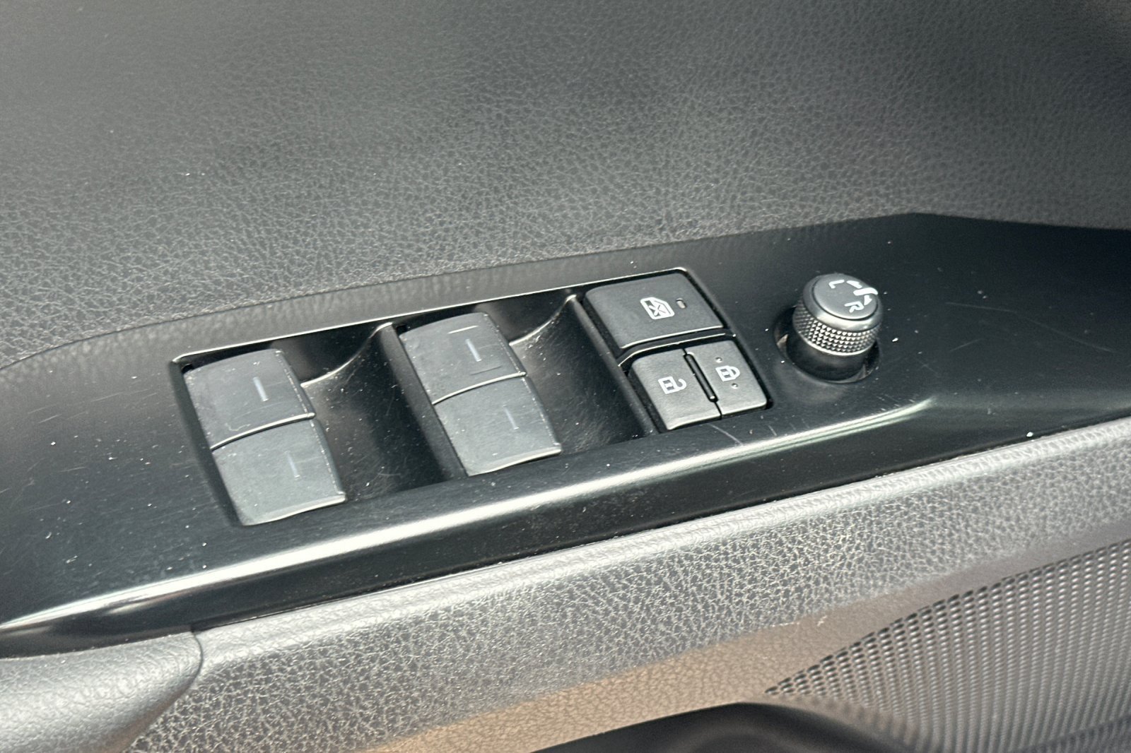 Certified 2025 Toyota Camry SE FWD image 14
