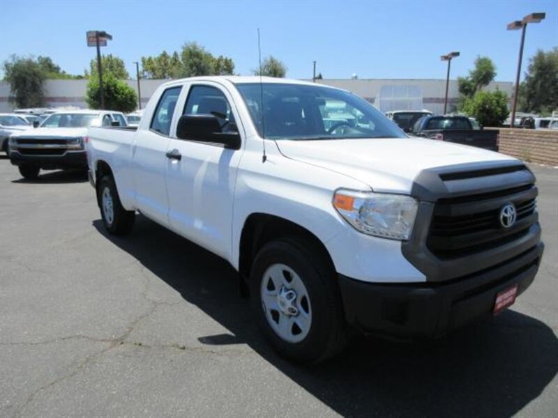 Used 2016 Toyota Tundra SR w/ Tow Package RWD image 8