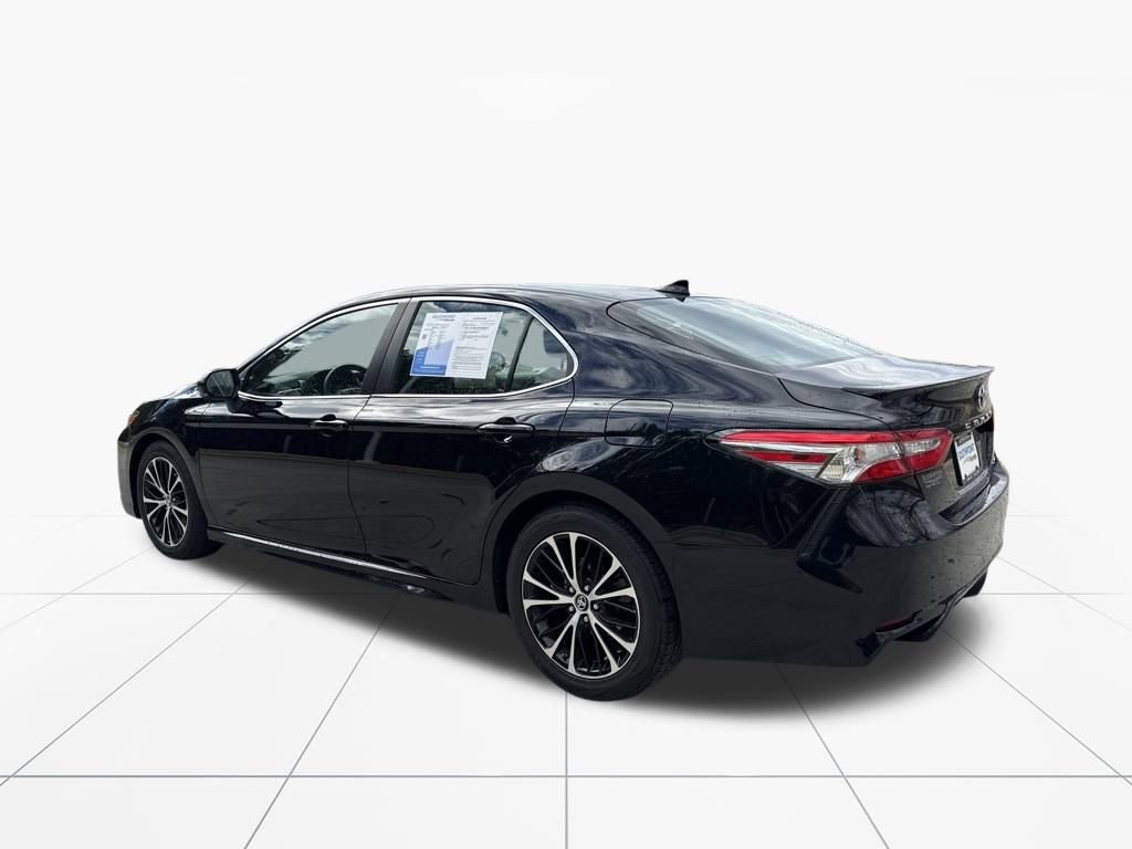 Used 2018 Toyota Camry SE image 6