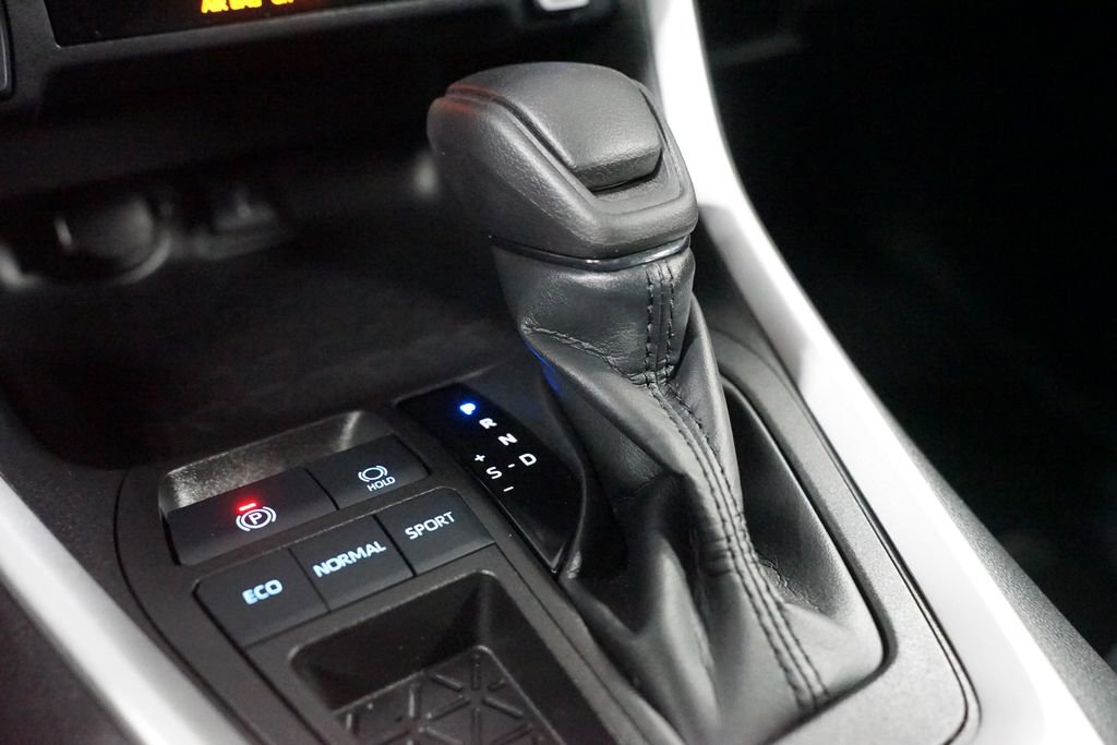 Certified 2022 Toyota RAV4 XLE w/ Convenience Package image 20