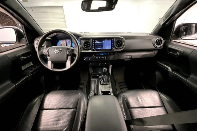 Used 2020 Toyota Tacoma TRD Off-Road AWD/4WD image 18