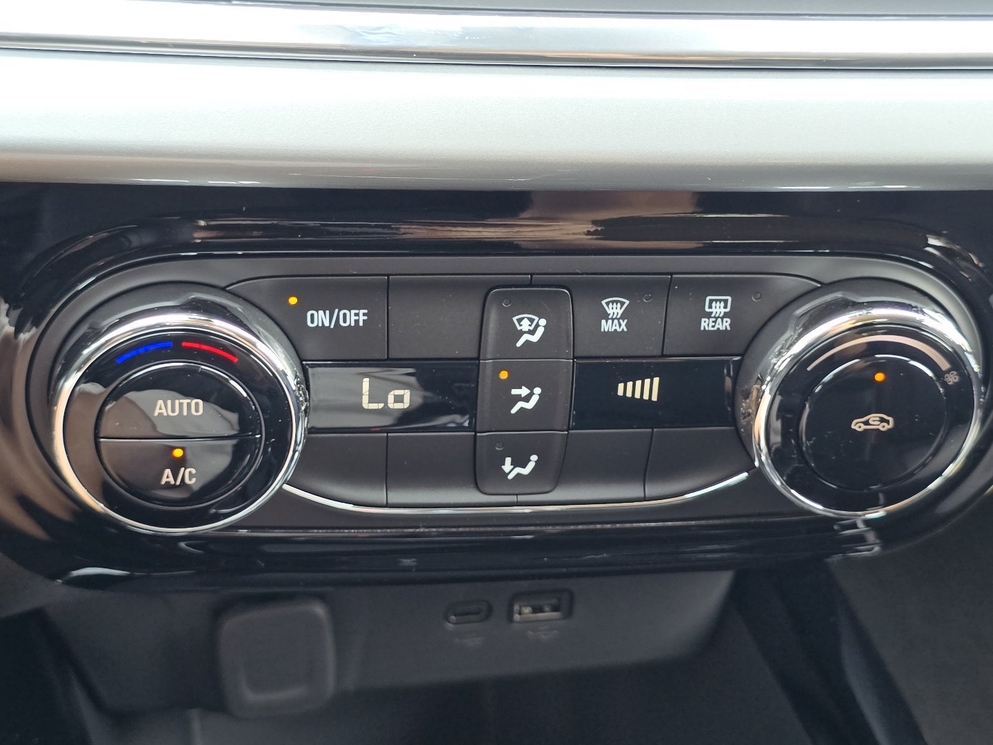 New 2026 Chevrolet Trax LT FWD image 18