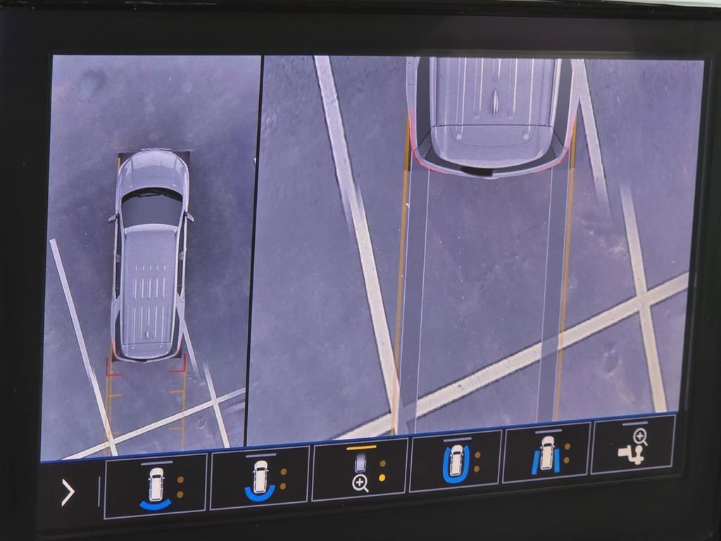Used 2021 Chevrolet Traverse High Country w/ LPO, Floor Liner Package AWD/4WD image 25