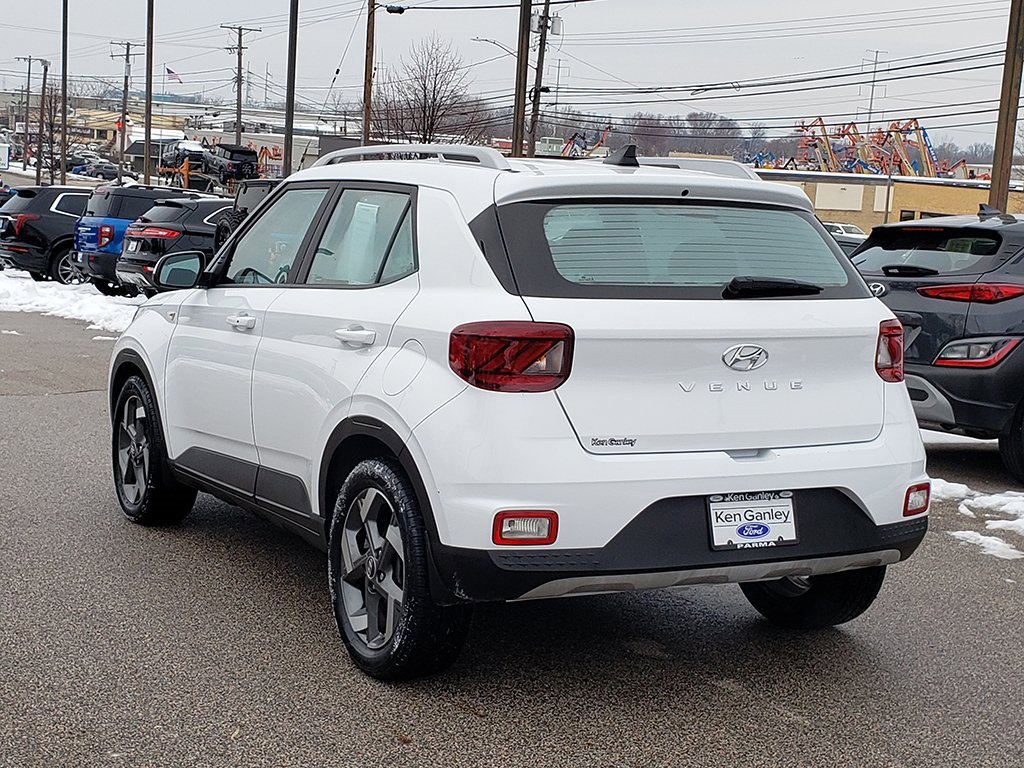 Used 2020 Hyundai Venue SEL w/ Convenience + Premium Package image 7