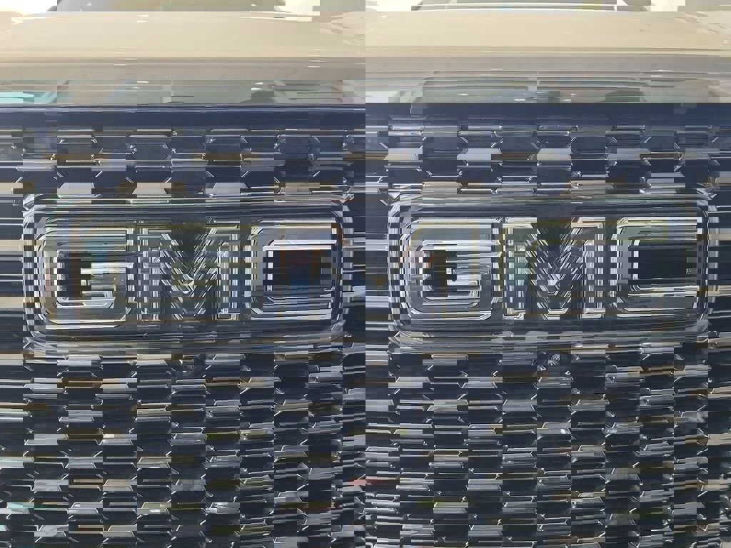 Certified 2024 GMC Yukon Denali Ultimate w/ LPO, Floor Liner Package image 31