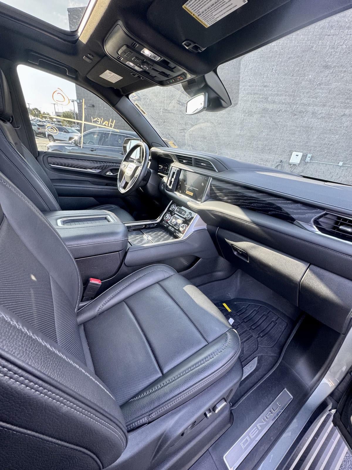 Used 2023 GMC Yukon XL Denali AWD/4WD image 19