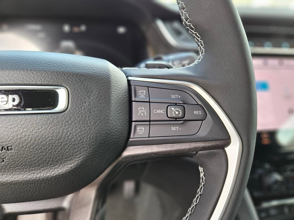 New 2025 Jeep Grand Cherokee Limited image 28