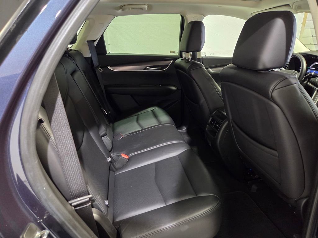 Used 2018 Cadillac XT5 Luxury image 16