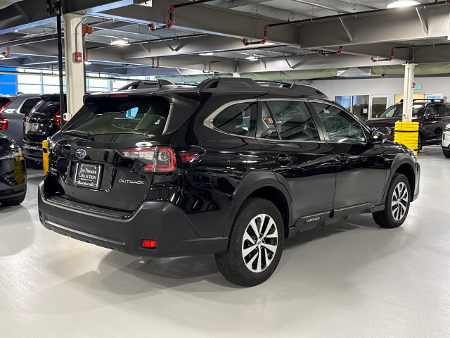 Used 2024 Subaru Outback AWD/4WD image 2