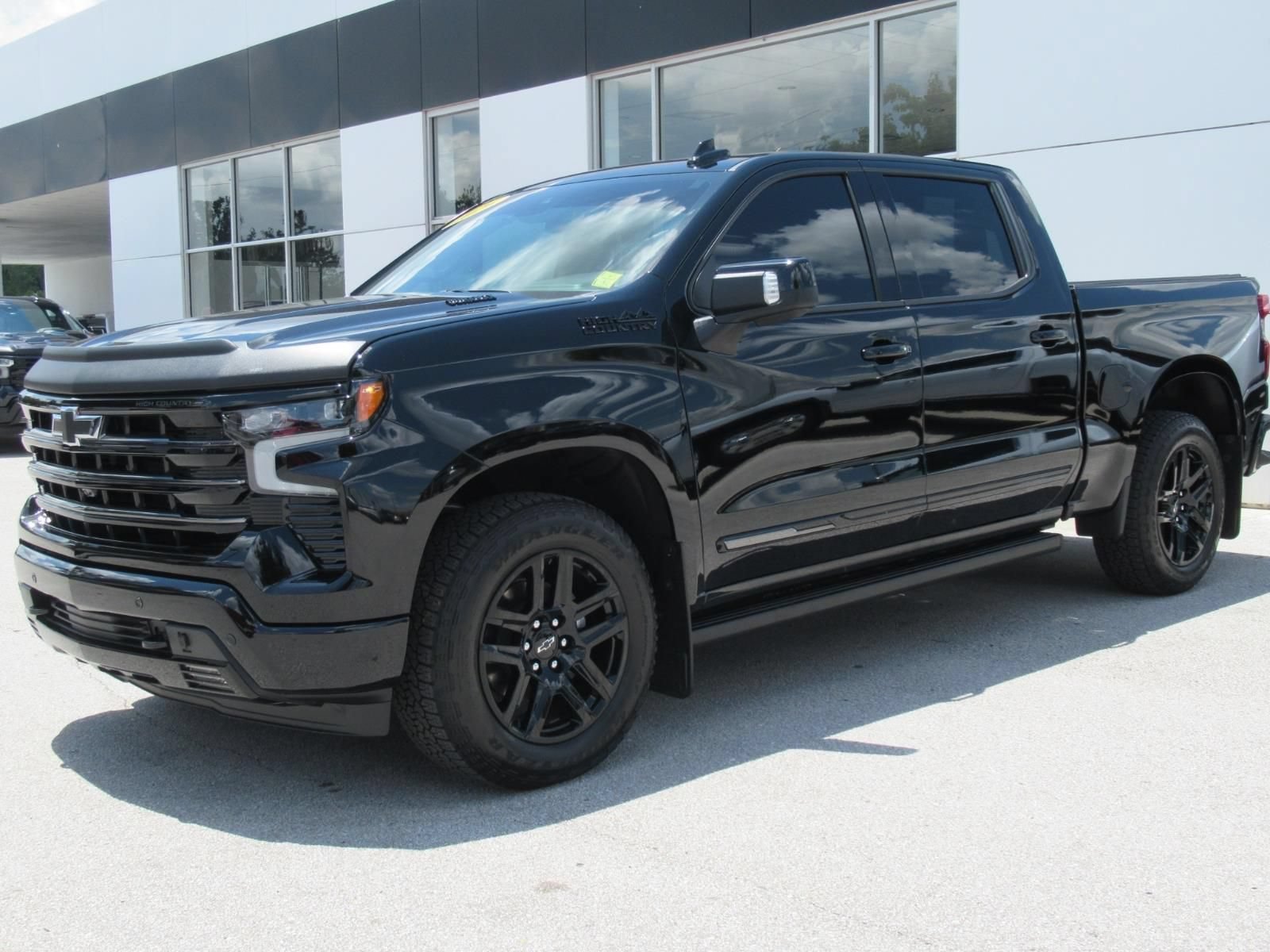 Used 2026 Chevrolet Silverado 1500 High Country w/ Midnight Edition RWD image 3