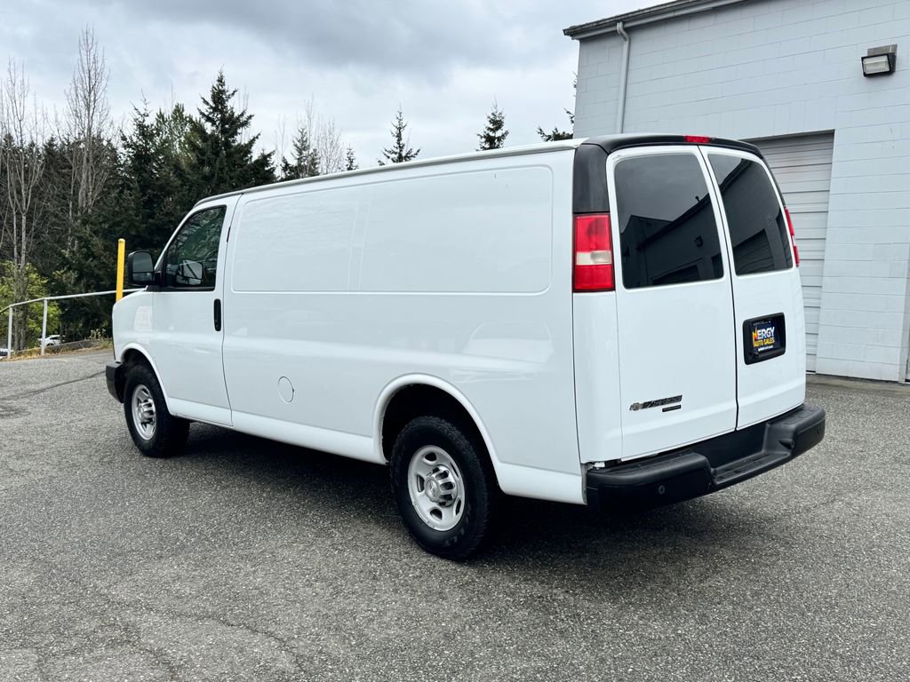 Used 2015 Chevrolet Express 3500 RWD image 6