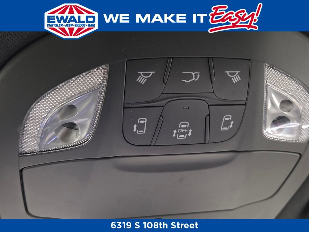 New 2026 Chrysler Pacifica Select FWD image 24