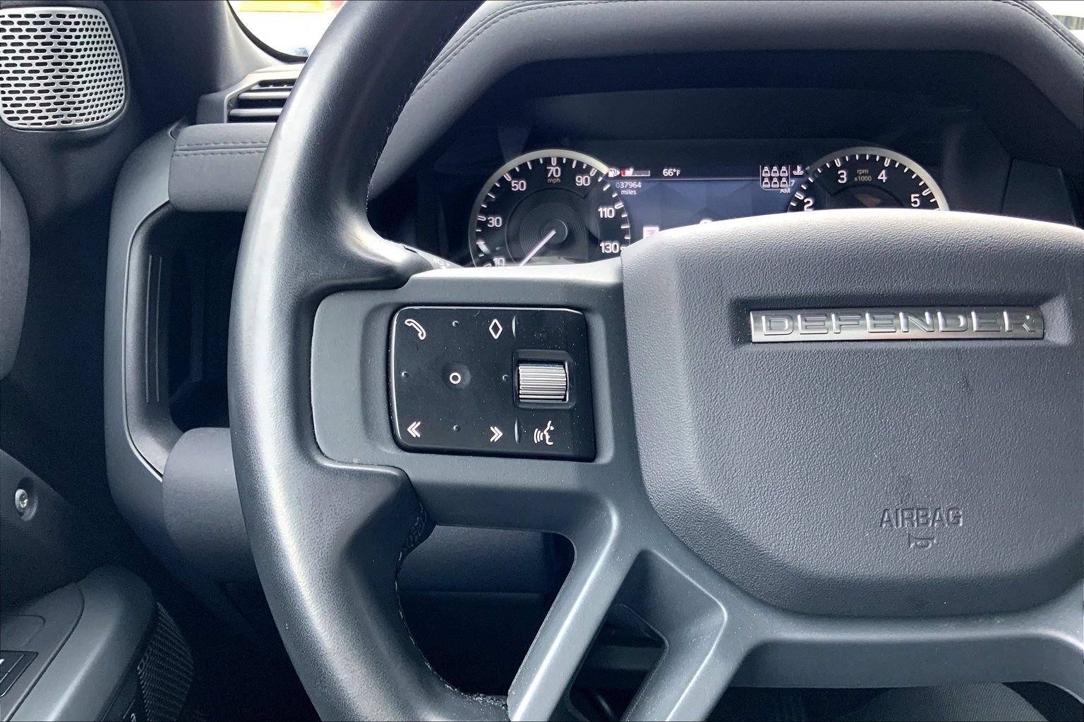 Used 2023 Land Rover Defender 130 X-Dynamic SE AWD/4WD image 23