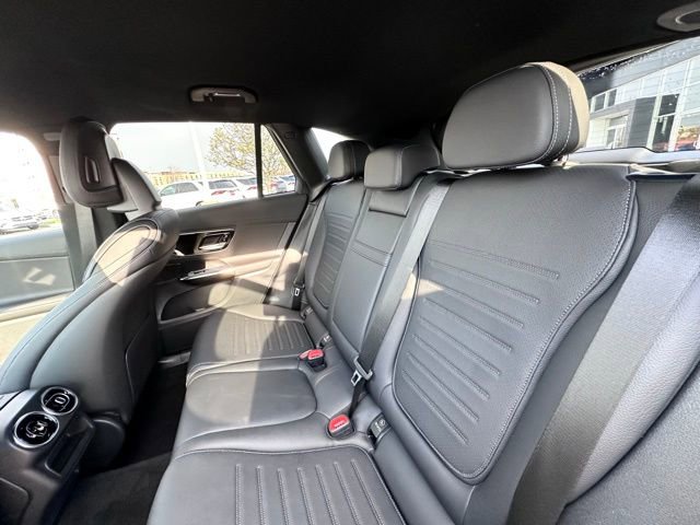 Certified 2025 Mercedes-Benz GLC 300 4MATIC image 23