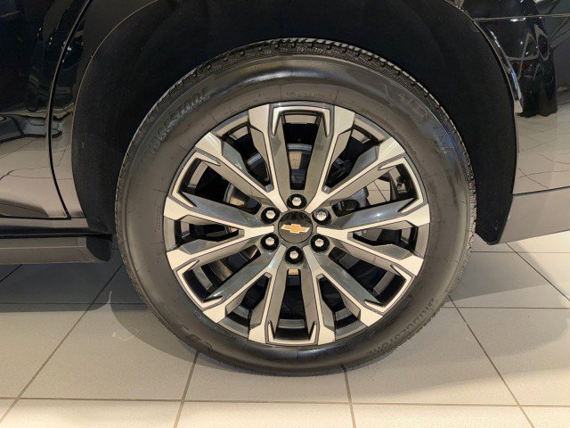 Used 2025 Chevrolet Tahoe High Country image 11