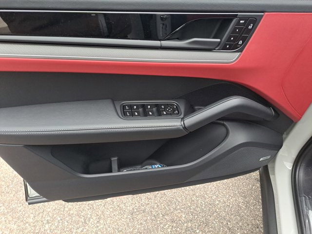 New 2026 Porsche Cayenne S AWD/4WD image 23