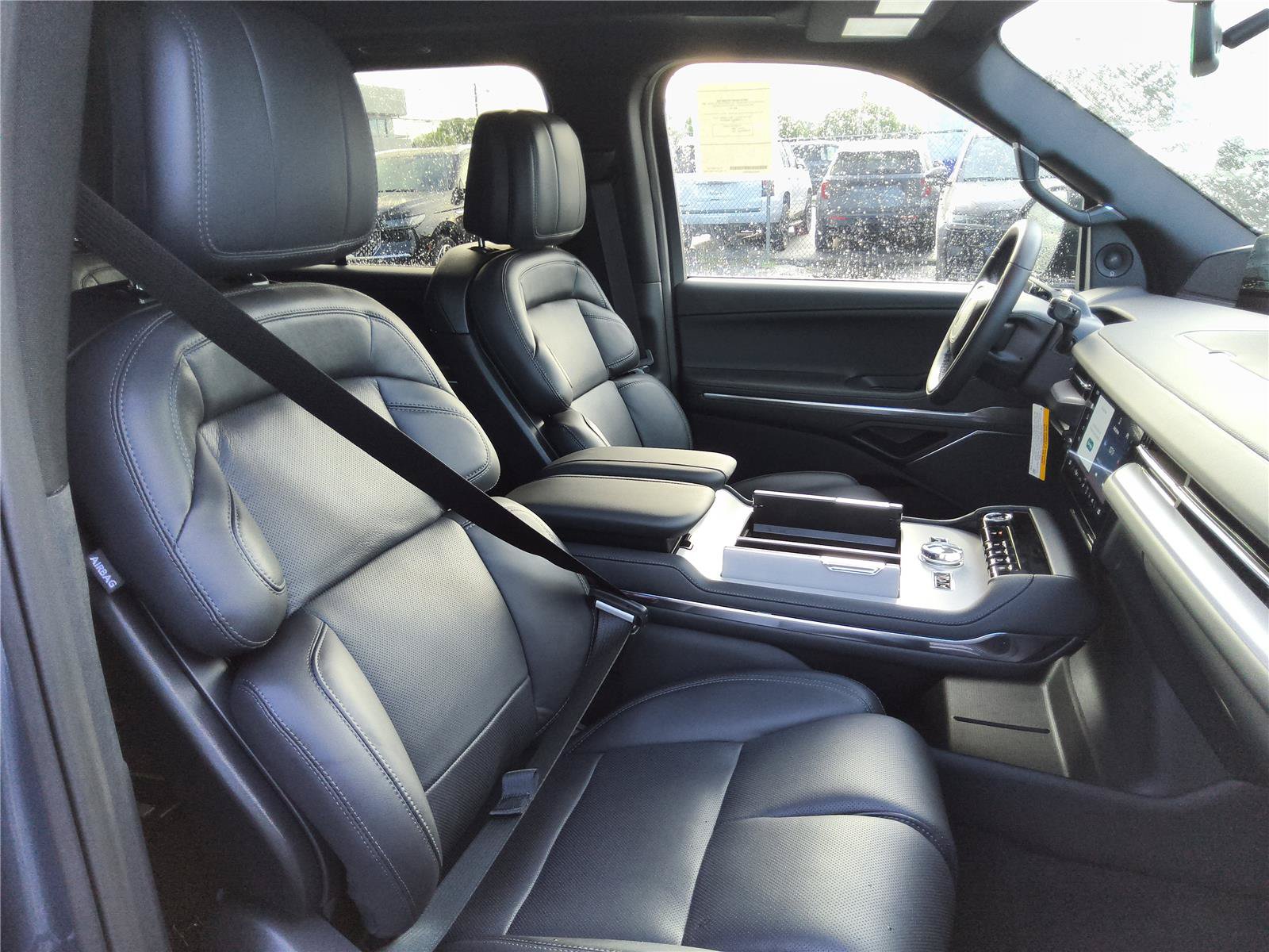 New 2027 Lincoln Navigator Reserve w/ Jet Appearance Package AWD/4WD image 31