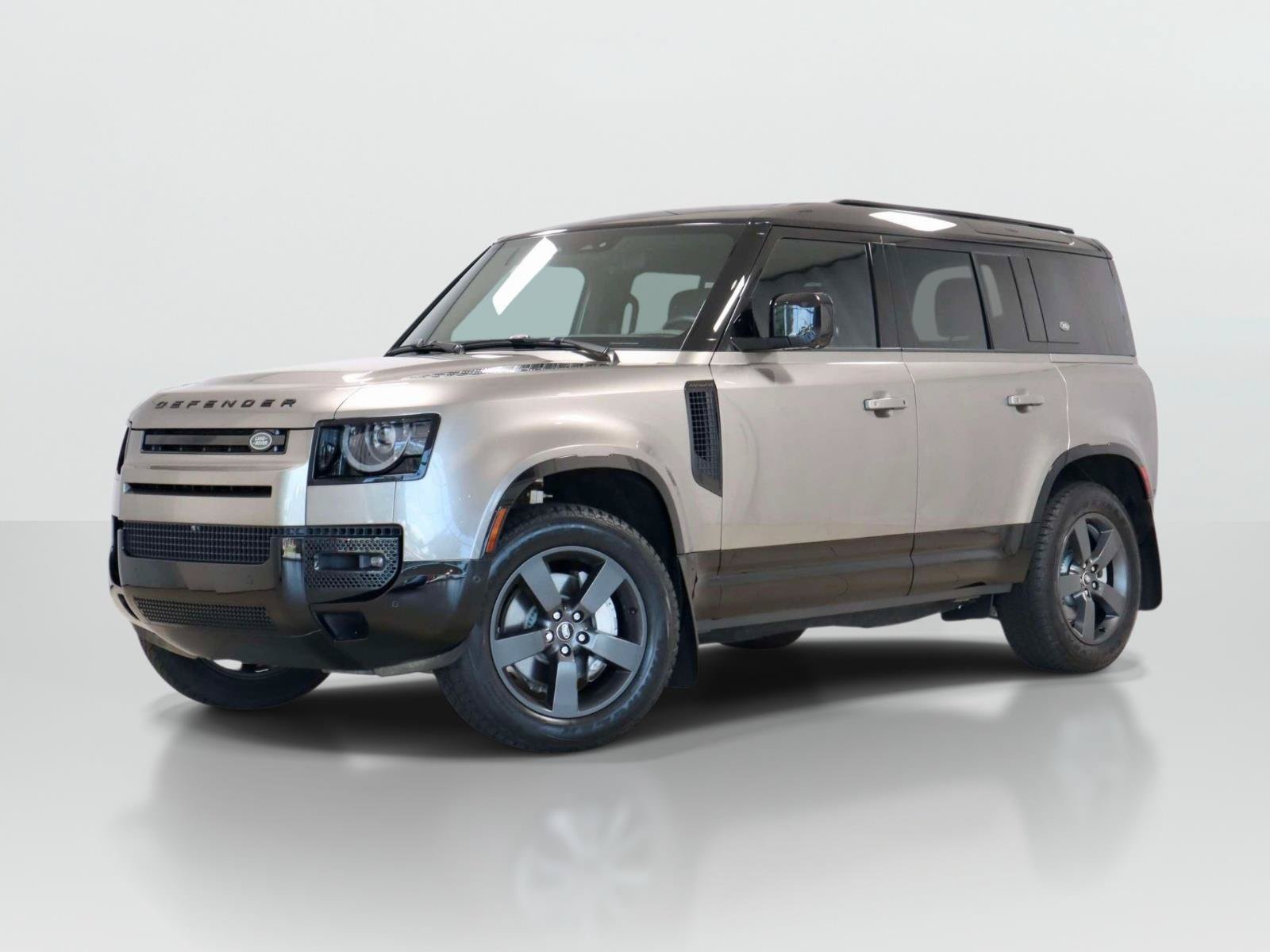 Used 2024 Land Rover Defender 110 X-Dynamic SE AWD/4WD image 1