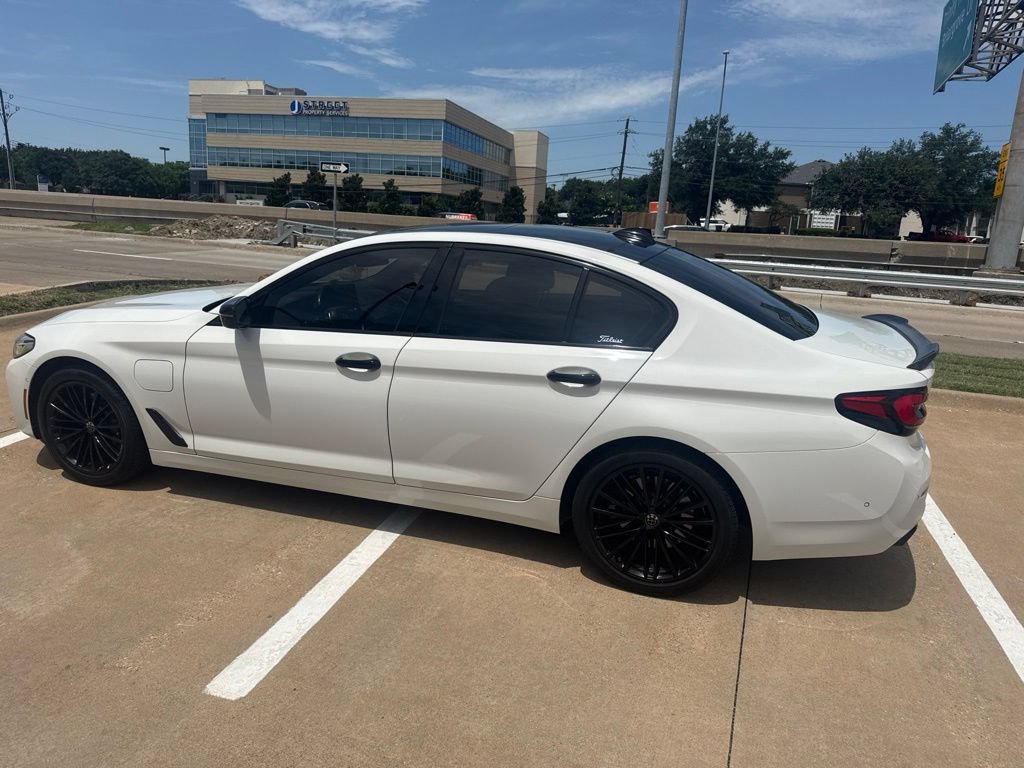 Used 2021 BMW 530e w/ Parking Assistance Package RWD image 14